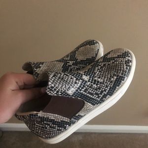 Snakeskin shoes